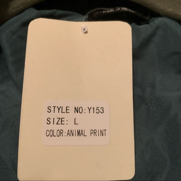 chic leopard /animal print fuzzy cozy long sleeved - Picture 5 of 6